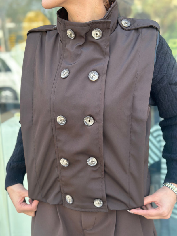 وست زنانه بدون آستین آستردار ۱۰ دکمه مدل زارا در رنگهای سفید، سورمهای، قهوهای، مشکی و موکا